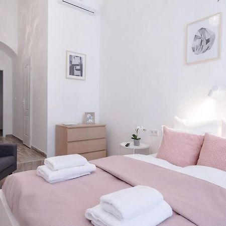 Brand New Studio With Aircon In The Center Budapest Exteriör bild