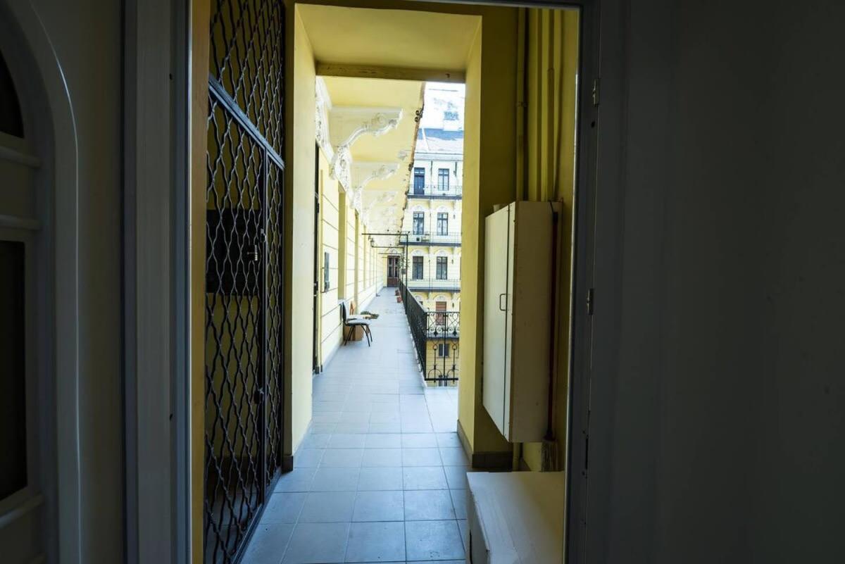 Brand New Studio With Aircon In The Center Budapest Exteriör bild